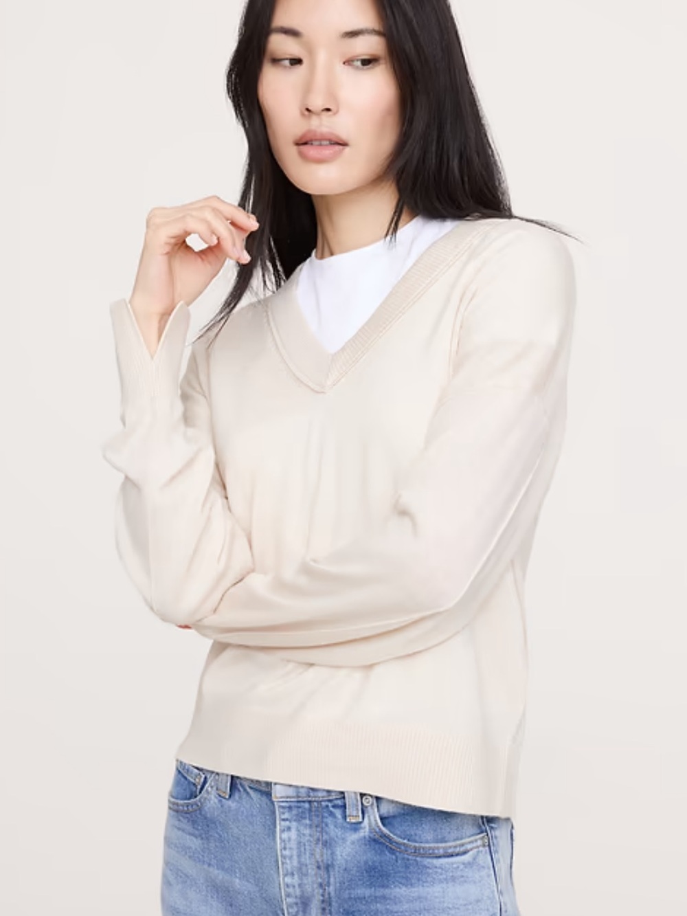 Banana Republic NWOT Merino V Neck Sweater Size Small